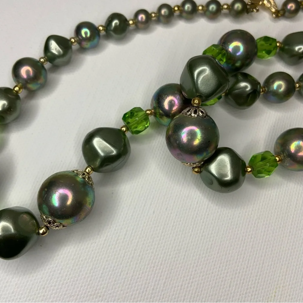 Vintage Japanese Double Strand Chunky Green and Gold Large Beaded Necklace - Picture 8 of 9